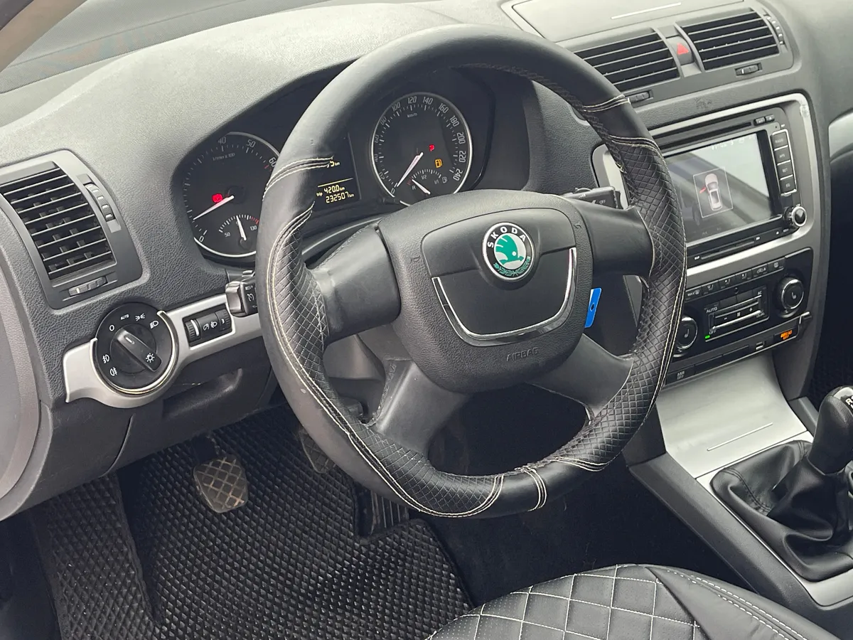 Skoda Octavia 1.6 MT (102 л.с.), 2012 — фото 6