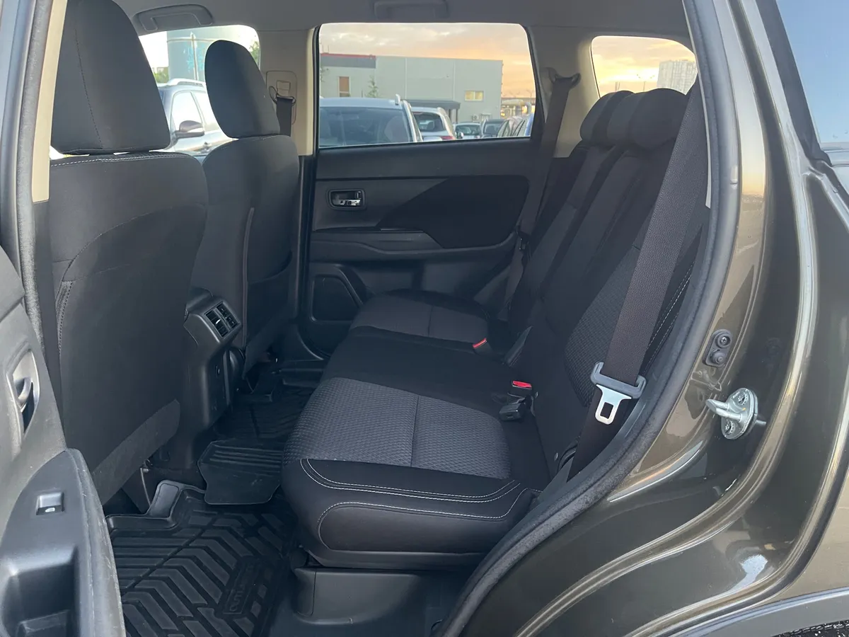 Mitsubishi Outlander 2.0 CVT AWD (146 л.с.), 2018 — фото 12