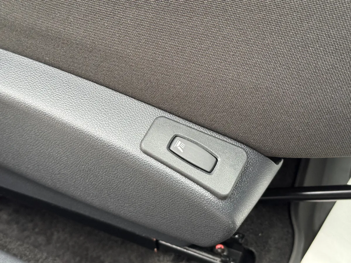 Nissan Almera 1.6 MT (102 л.с.), 2015 — фото 11