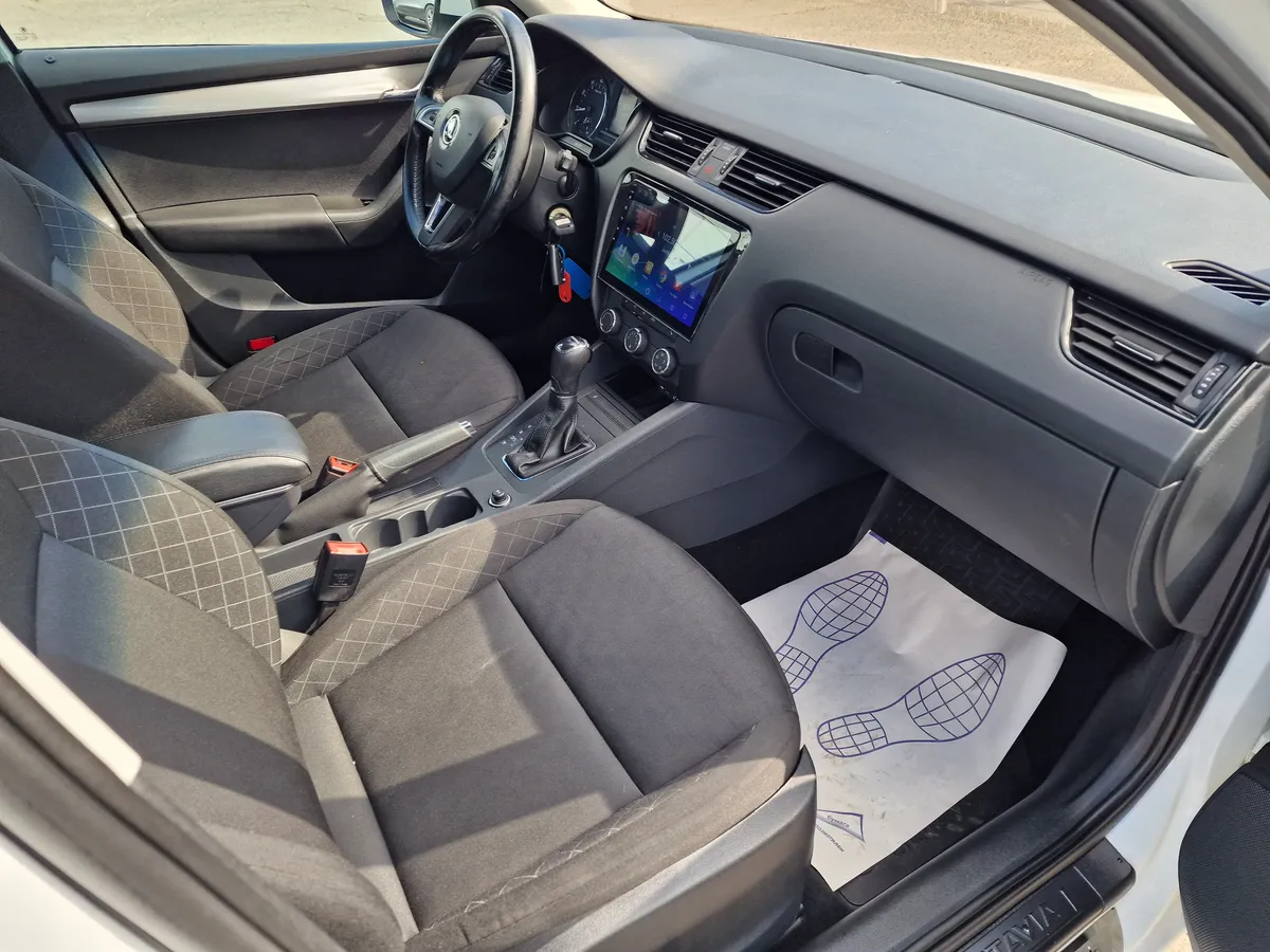 Skoda Octavia 1.6 AT (110 л.с.), 2017 — фото 5