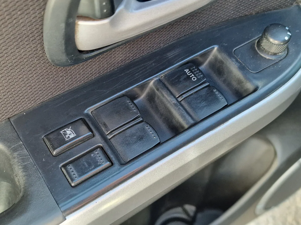 Suzuki Grand Vitara 2.4 MT AWD (169 л.с.), 2010 — фото 10