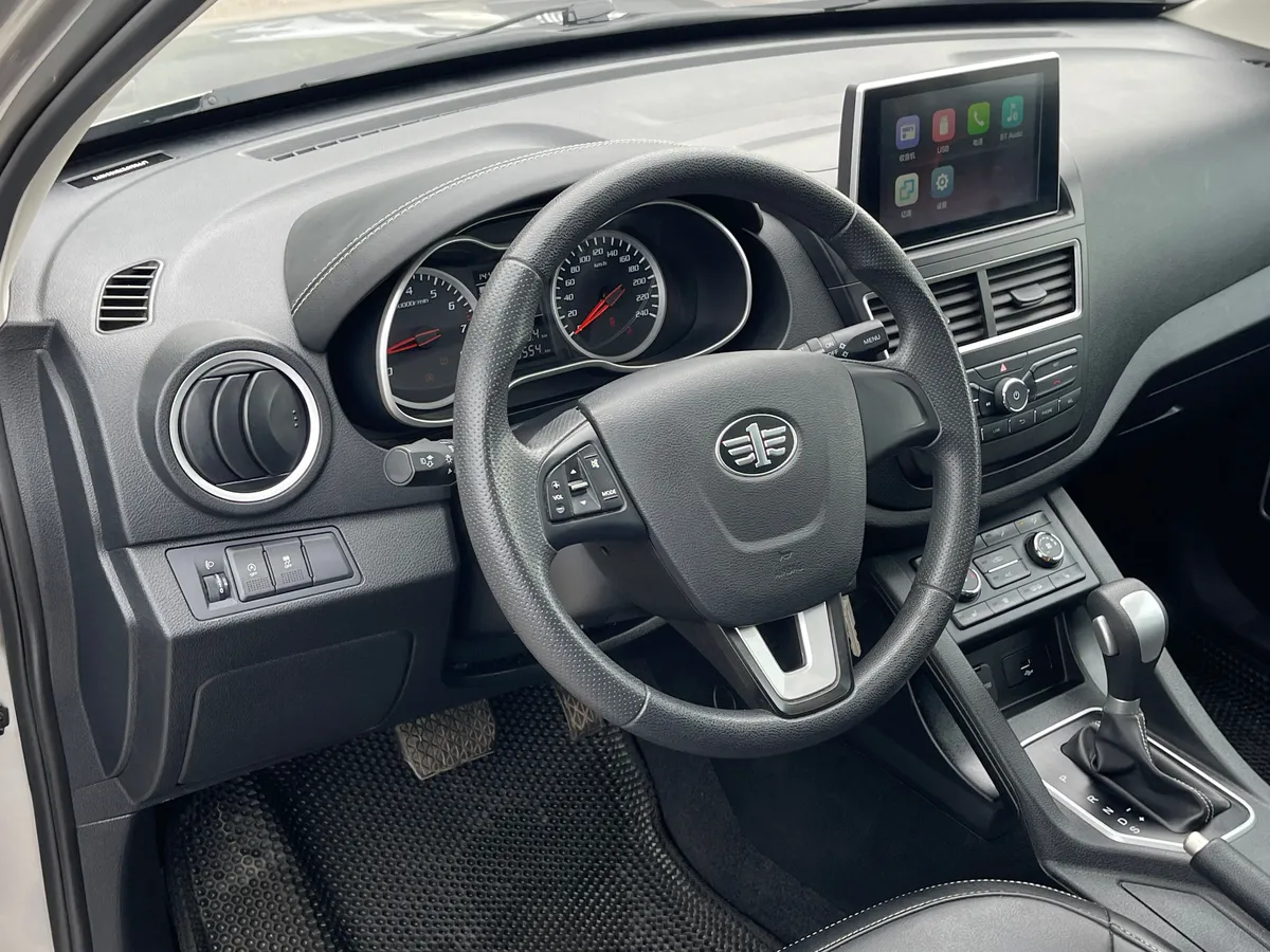 FAW Besturn X40 1.6 AT (108 л.с.)