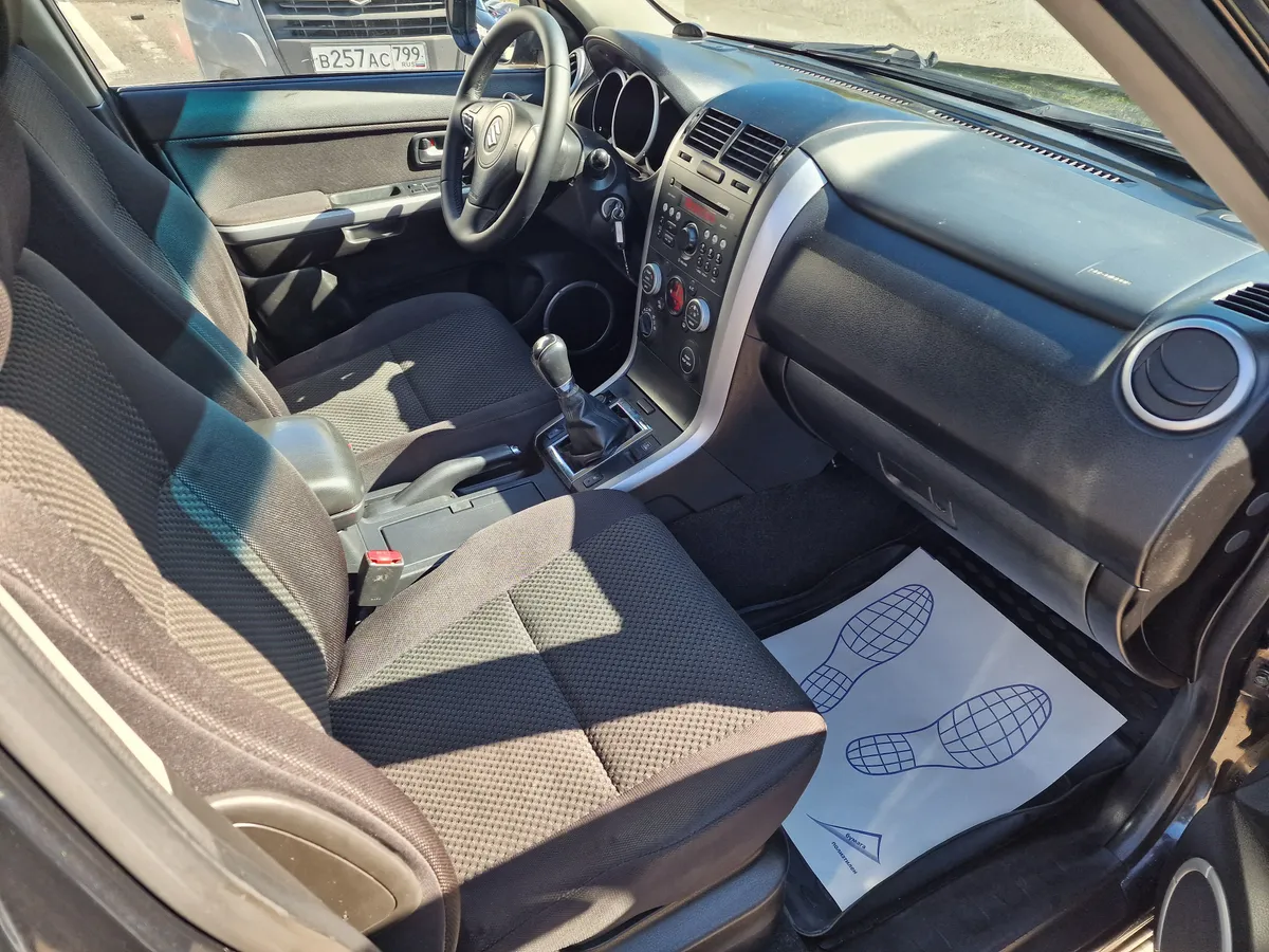 Suzuki Grand Vitara 2.4 MT AWD (169 л.с.), 2010 — фото 5