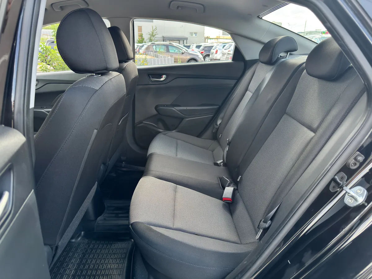 Hyundai Solaris 1.4 AT (100 л.с.)