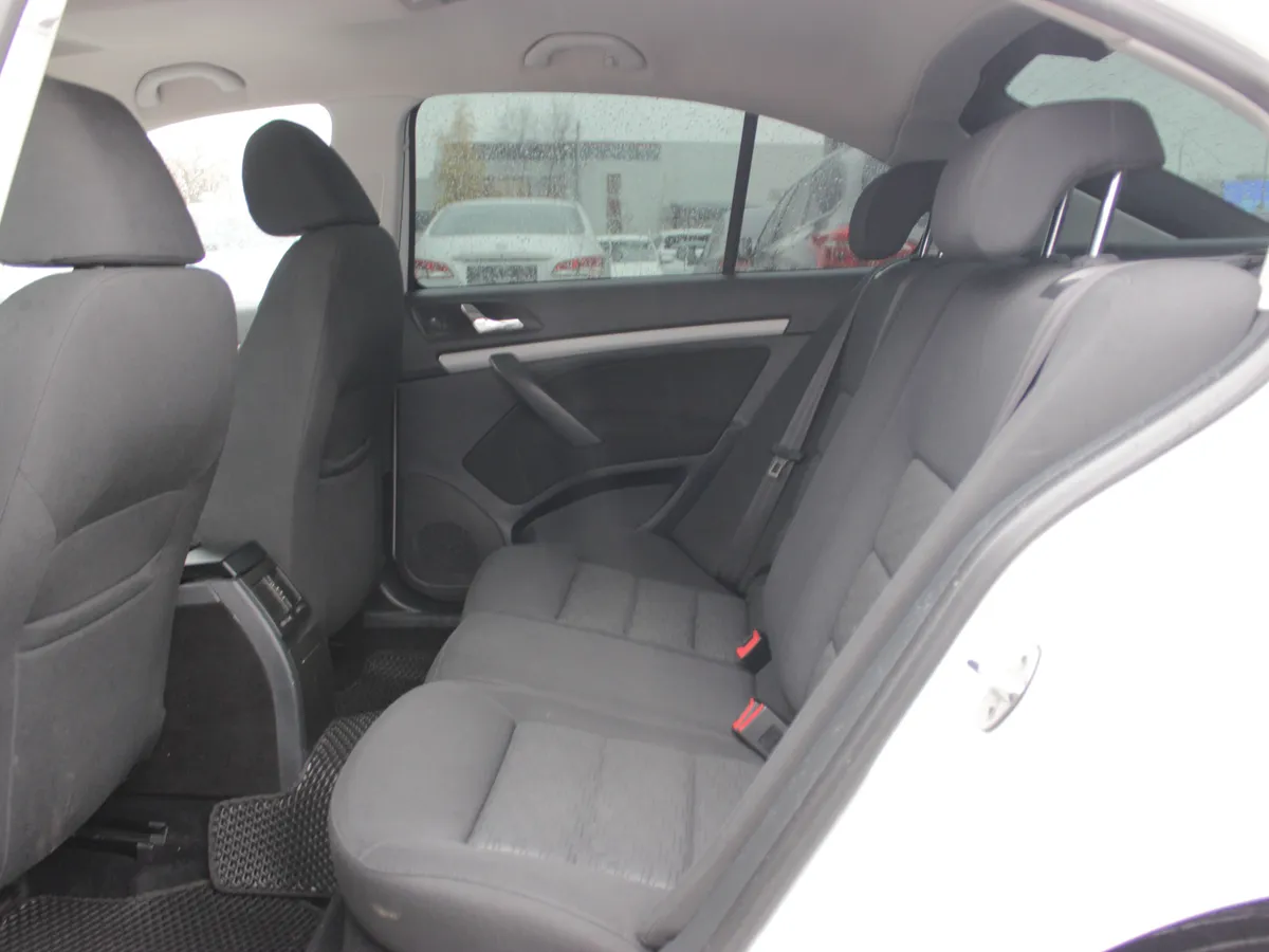 Skoda Octavia 1.6 MT (102 л.с.), 2013 — фото 9