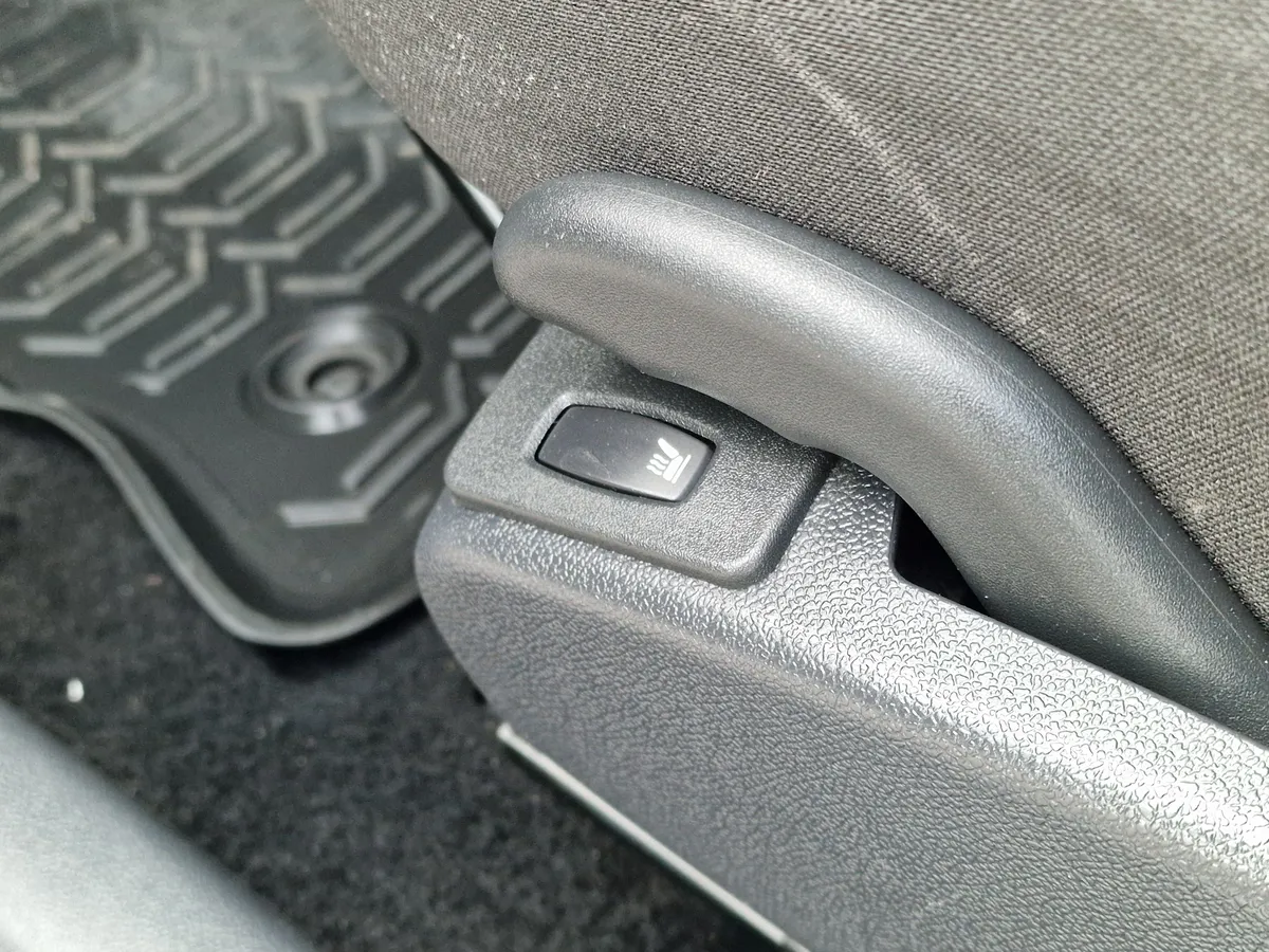 Nissan Almera 1.6 MT (102 л.с.), 2016 — фото 8