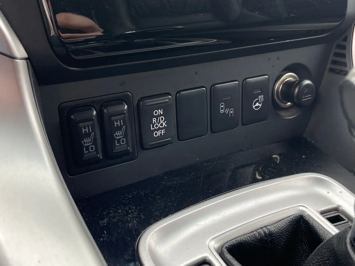 Mitsubishi Pajero Sport 2.4  DI-D AT AWD (181 л.с.), 2017 — фото 10