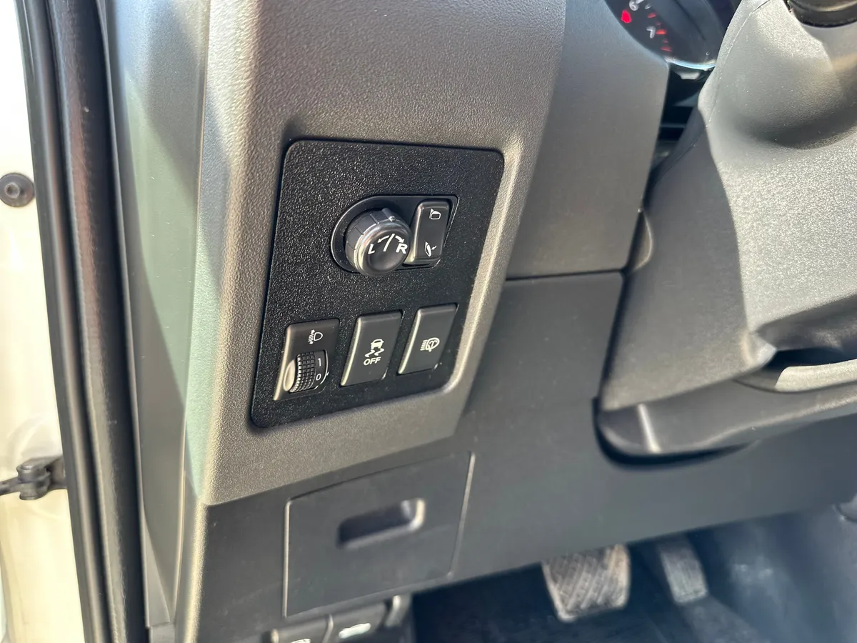 Nissan Qashqai 2.0 CVT FWD (141 л.с.), 2012 — фото 13
