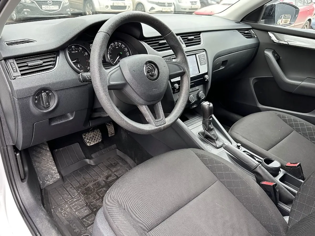 Skoda Octavia 1.6 AT (110 л.с.), 2019 — фото 6