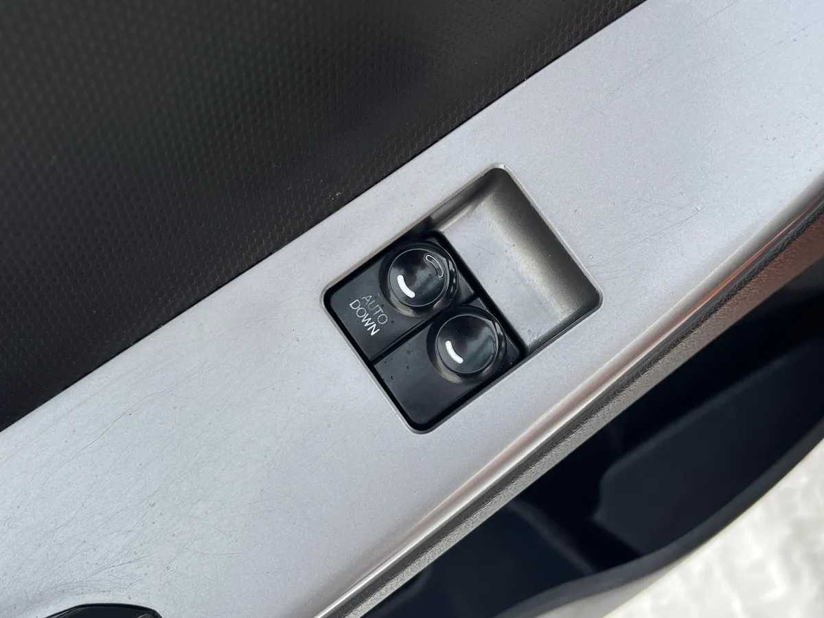 Hyundai Solaris 1.4 MT (107 л.с.), 2014 — фото 9
