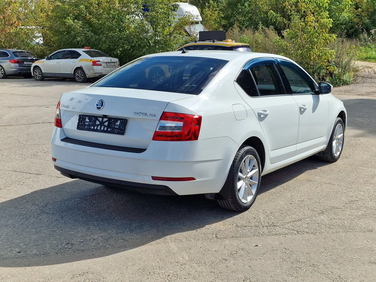 Skoda Octavia 1.6 AT (110 л.с.), 2017 — фото 4