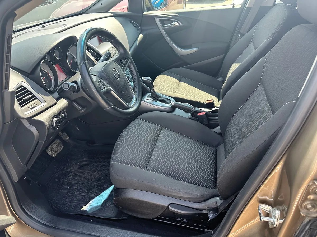 Opel Astra 1.6 Turbo AT (180 л.с.), 2015 — фото 5