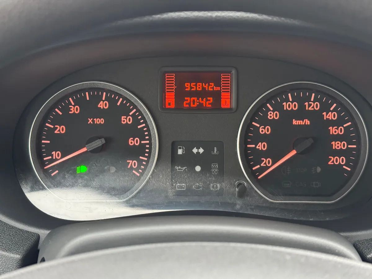 Nissan Almera 1.6 MT (102 л.с.), 2015 — фото 12