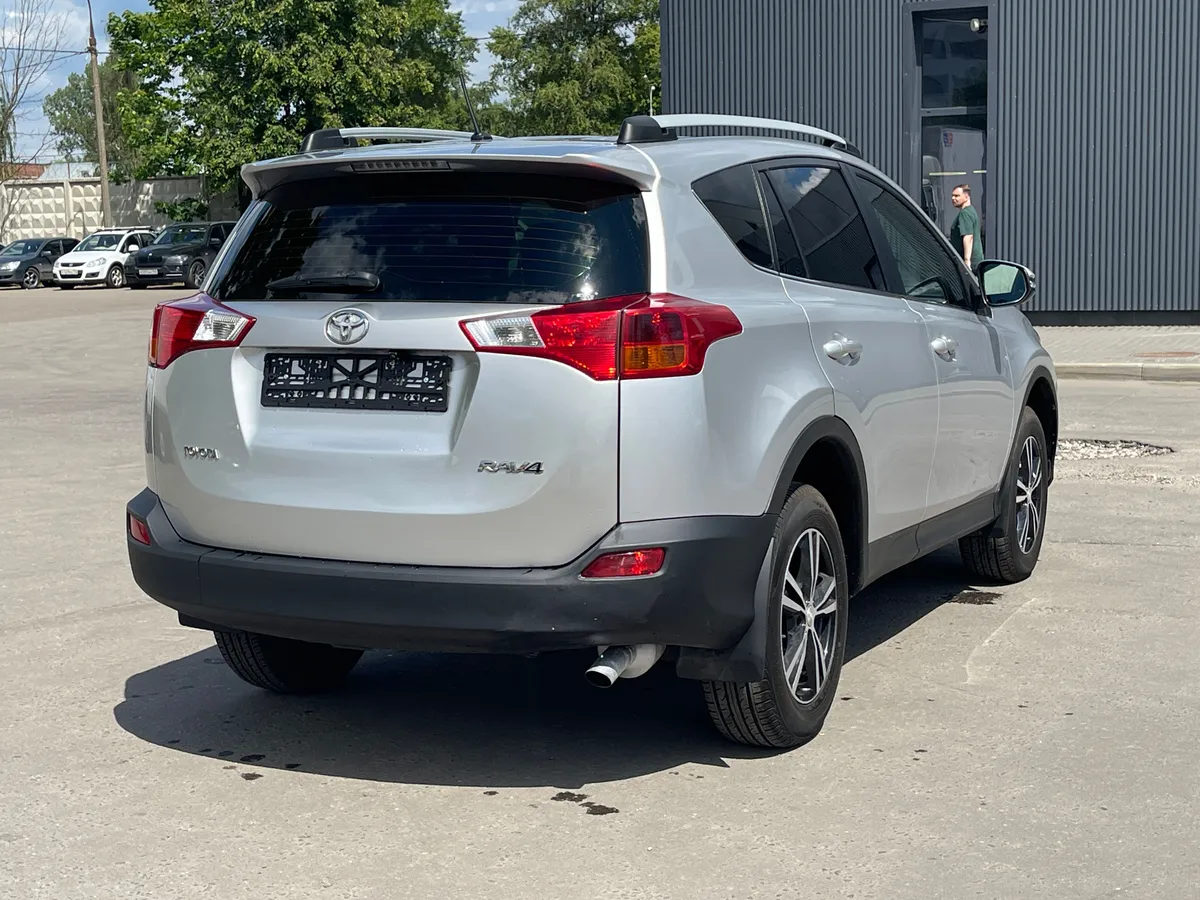 Toyota RAV4 2.0 CVT 4WD (146 л.с.)